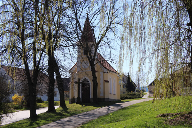 Obec Dvory - nepřehlédněte